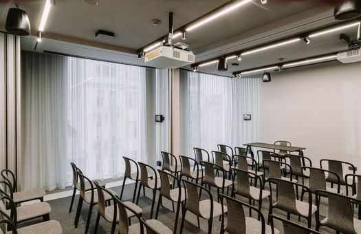 Puro Warszawa Neon&Lino Meeting Room GHOTW